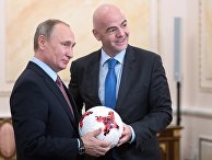Президент РФ Владимир Путин и президент ФИФА Джанни Инфантино во время встречи в Кремле. 25 ноября 2016 Президент РФ Владимир Путин и президент ФИФА Джанни Инфантино во время встречи в Кремле. 25 ноября 2016