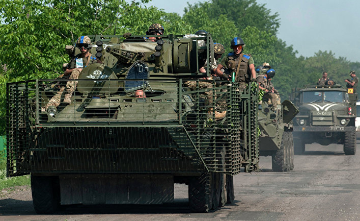 Колонна с украинскими военными под Марьинкой