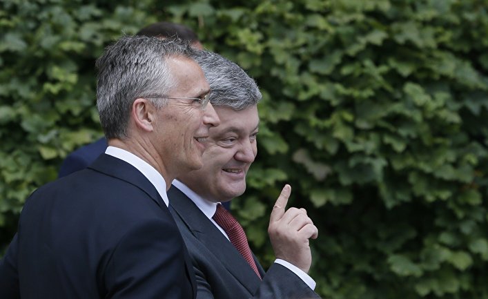 Генеральный секретарь НАТО Йенс Столтенберг и президент Украины Петр Порошенко Генеральный секретарь НАТО Йенс Столтенберг и президент Украины Петр Порошенко