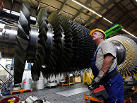 Строительство газовой турбины на заводе Siemens в Берлине Строительство газовой турбины на заводе Siemens в Берлине