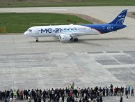 Новый российский пассажирский самолет МС-21 после своего первого полета Новый российский пассажирский самолет МС-21 после своего первого полета