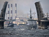 Во время главного военно-морского парада в честь Дня Военно-Морского Флота России в Санкт-Петербурге. 30 июля 2017 Во время главного военно-морского парада в честь Дня Военно-Морского Флота России в Санкт-Петербурге. 30 июля 2017