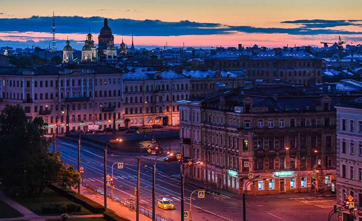 Центр города Санкт-Петербурга и Николо-Богоявленский морской собор