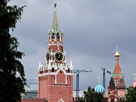 Вид на Спасскую башню Московского Кремля Вид на Спасскую башню Московского Кремля