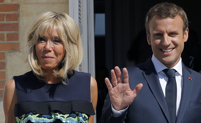 Президент Франции Эммануэль Макрон и его жена Бриджит