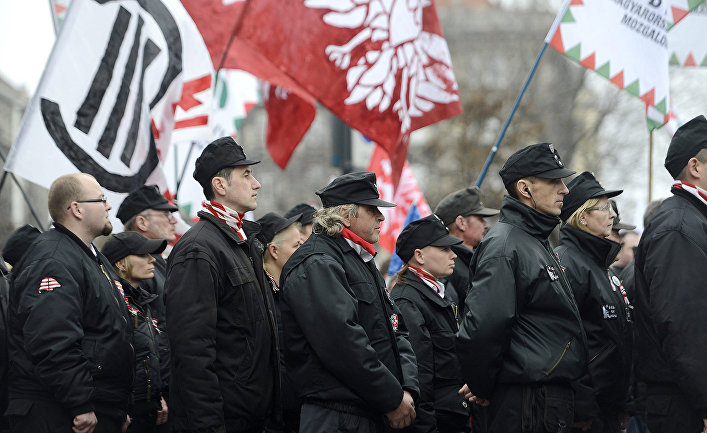 Члены радикальной националистической организации Jobbik в Будапеште