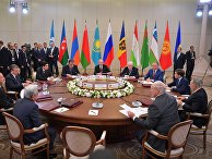 Президент РФ В. Путин принимает участие в заседании Совета глав государств СНГ Президент РФ В. Путин принимает участие в заседании Совета глав государств СНГ