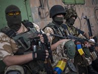 Бойцы батальона «Донбасс» в городе Марьинка Донецкой области Бойцы батальона «Донбасс» в городе Марьинка Донецкой области