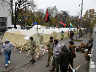 Палаточный городок участников веча у здания Верховной рады Украины в Киеве. 29 октября 2017 Палаточный городок участников веча у здания Верховной рады Украины в Киеве. 29 октября 2017
