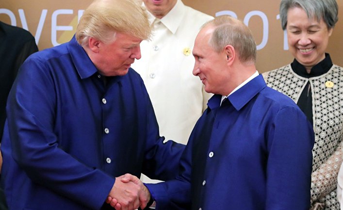 Владимир Путин и Дональд Трамп на саммите АТЭС во Вьетнаме. 10 ноября 2017