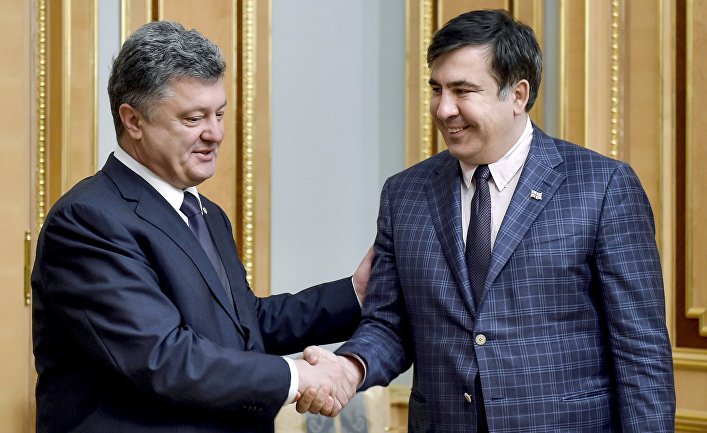 Президент Украины Петр Порошенко и председатель Одесской областной государственной администрации Михаил Саакашвили