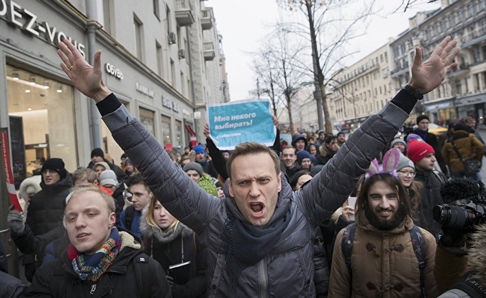 Оппозиционер Алексей Навальный во время акции протеста в Москве