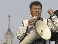 Борис Немцов на митинге оппозиции в Москве Борис Немцов на митинге оппозиции в Москве