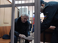 Рассмотрение ходатайства следствия об аресте врио премьера Дагестана и его заместителей Рассмотрение ходатайства следствия об аресте врио премьера Дагестана и его заместителей