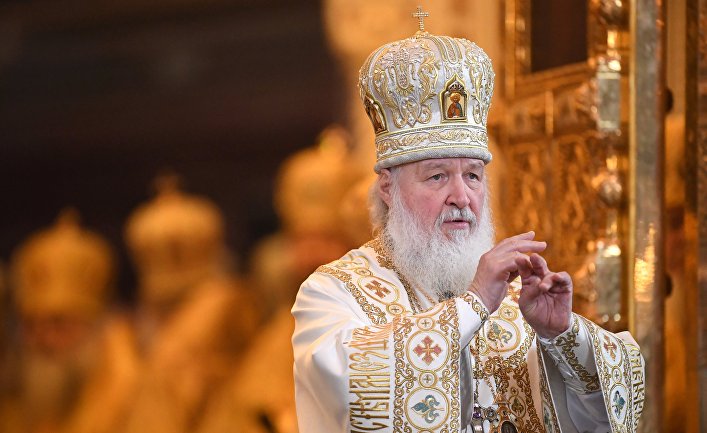 Патриарх Московский и всея Руси Кирилл во время богослужения