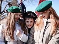 Участники праздничного мероприятия "Крымская весна! Мы вместе!" в честь третьей годовщины присоединения Крыма с Россией в Новосибирске Участники праздничного мероприятия "Крымская весна! Мы вместе!" в честь третьей годовщины присоединения Крыма с Россией в Новосибирске