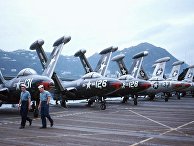 Американские истребители F9F-5s Американские истребители F9F-5s
