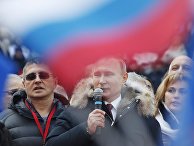 Кандидат в президенты РФ Владимир Путин со своими доверенными лицами на митинге «За сильную Россию!» Кандидат в президенты РФ Владимир Путин со своими доверенными лицами на митинге «За сильную Россию!»