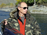 В.Путин во время экспедиции в "Убсунурскую котловину" В.Путин во время экспедиции в "Убсунурскую котловину"