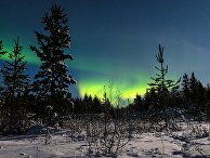 Северное сияние в окрестностях поселка Ловозеро в Мурманской области Северное сияние в окрестностях поселка Ловозеро в Мурманской области