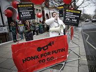 Российский бизнесмен Евгений Чичваркин во время акции протеста против президентских выборов в России Российский бизнесмен Евгений Чичваркин во время акции протеста против президентских выборов в России