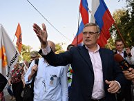 Политик Михаил Касьянов на акции, приуроченной к 25-летию событий путча ГКЧП, в Москве
