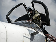 Российский фронтовой бомбардировщик Су-24 готовится к вылету с авиабазы "Хмеймим" в сирийской провинции Латакия. Архивное фото Российский фронтовой бомбардировщик Су-24 готовится к вылету с авиабазы "Хмеймим" в сирийской провинции Латакия. Архивное фото