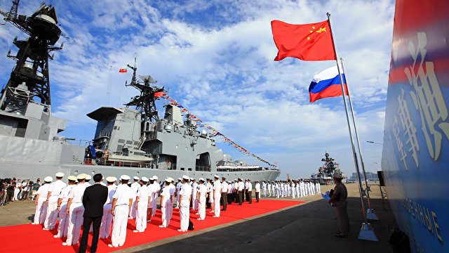Daily Mail (Великобритания): Путин говорит, что в будущем может появиться военный альянс России и Китая, еще более мощный, чем США