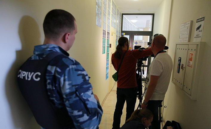 СБУ проводит обыск в офисе РИА Новости Украина СБУ проводит обыск в офисе РИА Новости Украина