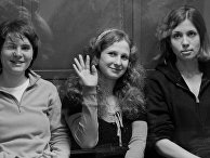 Участницы панк-группы Pussy Riot Участницы панк-группы Pussy Riot