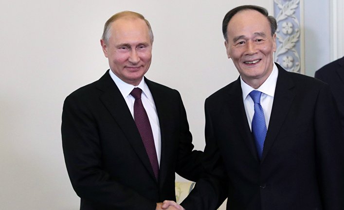 Президент РФ В. Путин принял участие в ПМЭФ - 2018