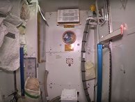 Космический туалет на МКС Космический туалет на МКС