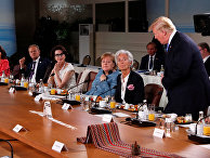 Президент США Дональд Трамп с опозданием прибыл на завтрак лидеров G7, который был посвящен вопросам гендерного равенства. 9 июня 2018 года Президент США Дональд Трамп с опозданием прибыл на завтрак лидеров G7, который был посвящен вопросам гендерного равенства. 9 июня 2018 года