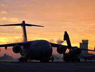 Американский транспортный самолет C-17 "Глоубмастер" III Американский транспортный самолет C-17 "Глоубмастер" III