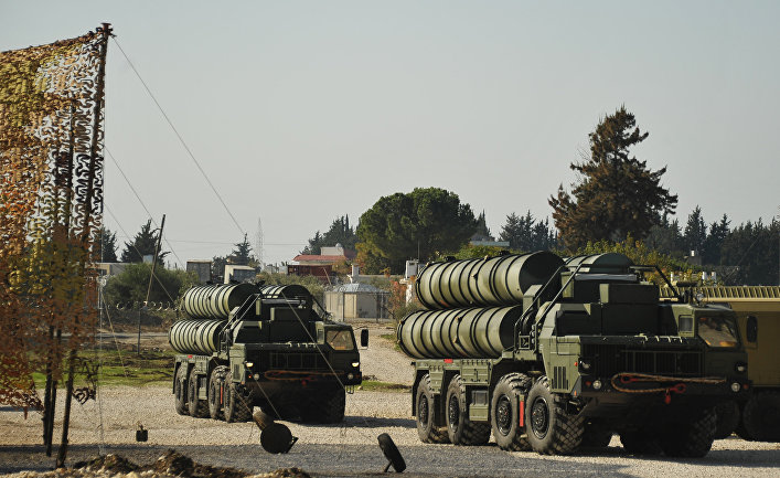 Зенитно-ракетный комплекс С-400 на российской авиабазе Хмеймим в Сирии
