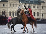 Кочубей и Пересвет на генеральной репетиции марша, посвященного 76-й годовщине парада 1941 года, на Красной площади в Москве Кочубей и Пересвет на генеральной репетиции марша, посвященного 76-й годовщине парада 1941 года, на Красной площади в Москве