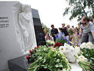 Открытие памятника Людмиле Гурченко на Новодевичьем кладбище