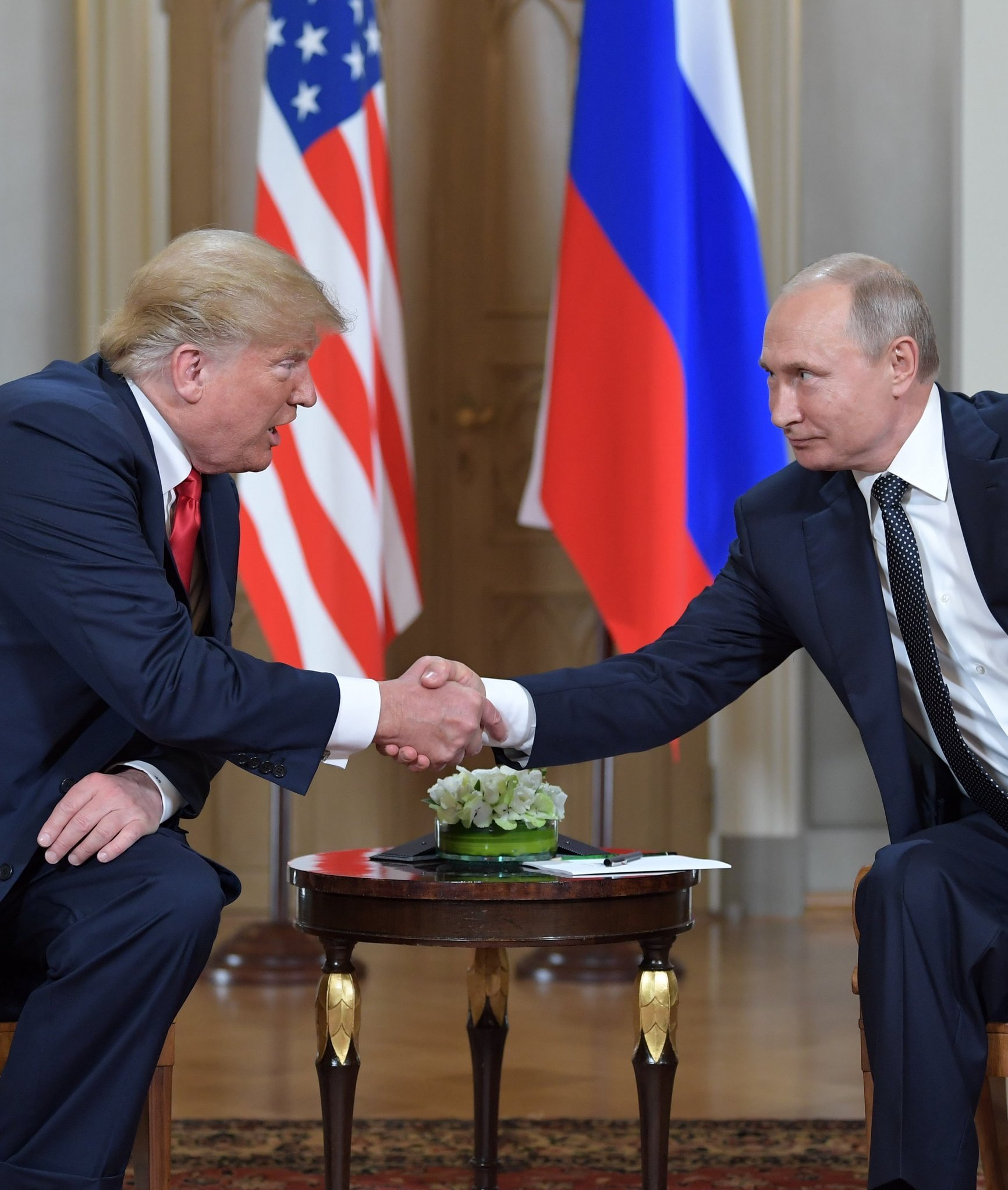 Foreign Policy (США): Трамп встречается с Путиным на полях саммита G20, а украинские моряки остаются в тюрьме