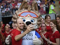 Болельщики перед матчем ЧМ-2018 по футболу между сборными Хорватии и Англии Болельщики перед матчем ЧМ-2018 по футболу между сборными Хорватии и Англии