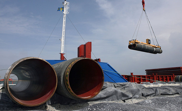 Подготовка к прокладке труб газопровода по дну Балтийского моря в порту Визби на острове Готланд
