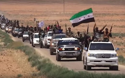 Военный парад сирийской оппозиции в Деръа Военный парад сирийской оппозиции в Деръа