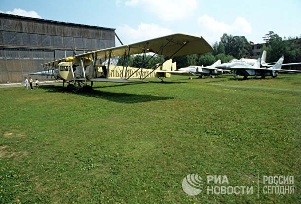 4 моторный бомбардировщик