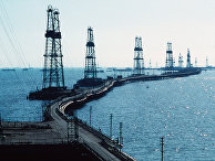 Нефтяные вышки на Каспийском море Нефтяные вышки на Каспийском море