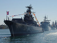 Репетиция парада кораблей к Дню ВМФ РФ и Дню флота Украины, июль 2012 г. Репетиция парада кораблей к Дню ВМФ РФ и Дню флота Украины, июль 2012 г.