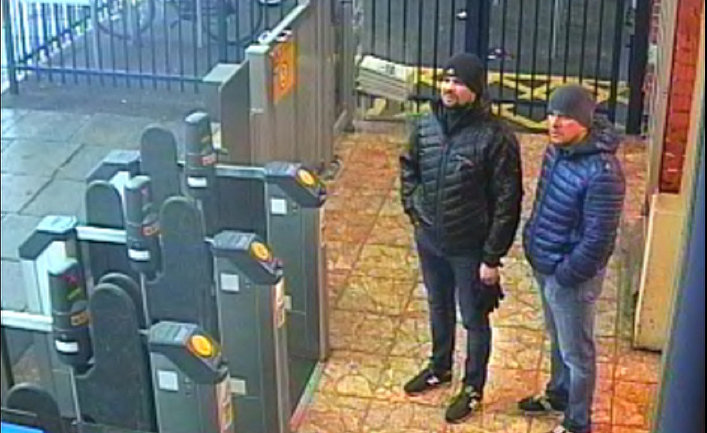 Подозреваемые в попытке убийства Сергея Скрипаля и его дочери Юлии в Солсбери Александр Петров и Руслан Боширов