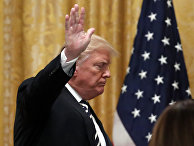 Президент США Дональд Трамп во время пресс-конференции в Овальном кабинете Белого дома в Вашингтоне Президент США Дональд Трамп во время пресс-конференции в Овальном кабинете Белого дома в Вашингтоне