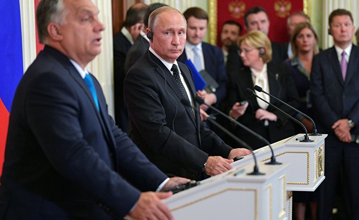 Президент РФ Владимир Путин и премьер-министр Венгрии Виктор Орбан во время совместной пресс-конференции по итогам встречи