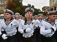 Военнослужащие ВМС Украины во время репетиции военного парада в Киеве Военнослужащие ВМС Украины во время репетиции военного парада в Киеве
