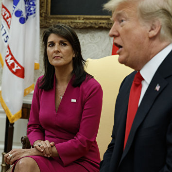 Президент Дональд Трамп выступает во время встречи с уходящим представителем США в ООН Никки Хейли в Вашингтоне Президент Дональд Трамп выступает во время встречи с уходящим представителем США в ООН Никки Хейли в Вашингтоне