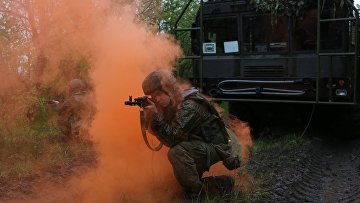 Расчеты оперативно-тактических ракетных комплексов "Искандер-М" в рамках командно-штабных учений